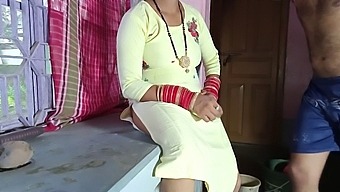 Desi Housewife Caught On Hidden Camera In Kitchen Sex