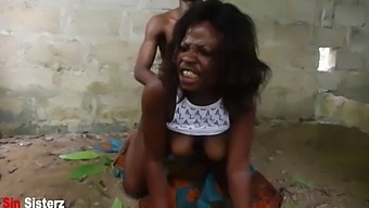 Adolescentes Afro-Americanos E Indianos Pegos Fazendo Sexo Em Uma Fazenda Pelo Proprietário