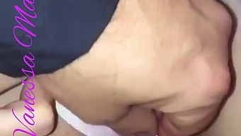 Uživam V Oralnem Užitku S Svojim Šefom In V Zameno Prejmem Dodatno Plačilo