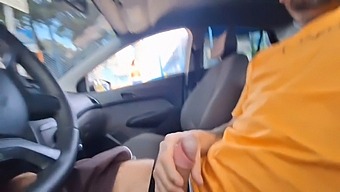 Saya Hampir Menikmati Diri Sendiri Semasa Memerhatikan Wanita Yang Tidak Dikenali Di Luar!