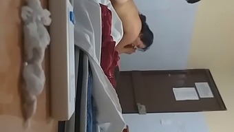 Semaja'Nın Yardımıyla Sıkı Arkadaşımın Vajinasını Zevkle Tatmin Ederken, Saat 6:30'Da Bana Katılın, Beni Takip Edin
