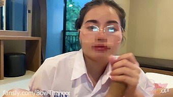 Vídeo Hd De Uma Cosplay De Estudante Fofa Fazendo Sexo Com Amadores Verificados