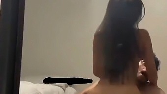Adolescente Rubia Delgada Monta La Gran Polla De Un Hombre Rico